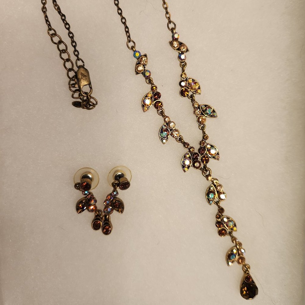 Necklace and earrings set